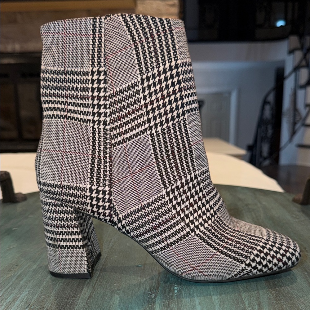 Sugar - SGR-ELEMENT Plaid Block Heel Ankle Boots – Women’s Size 8M - Picture 5 of 11